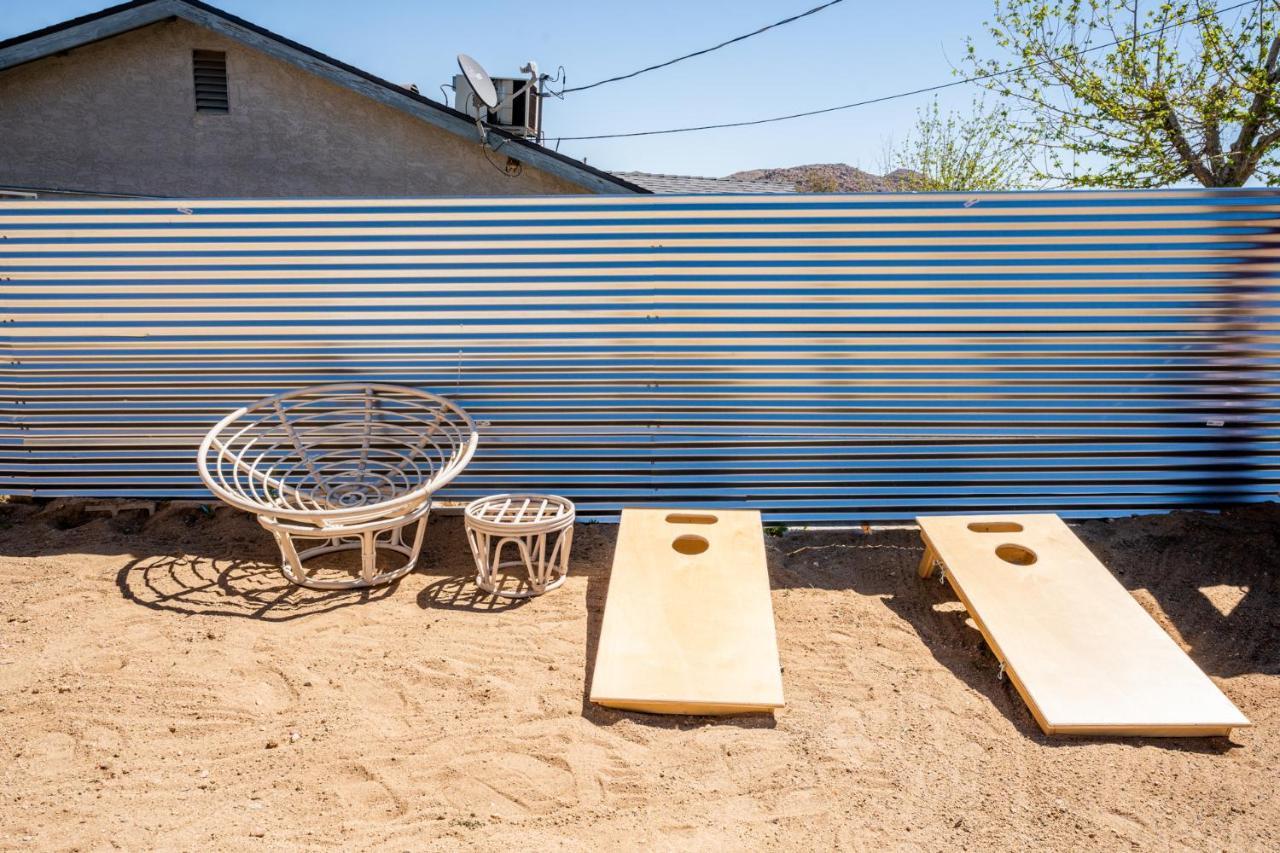 Villa Hot Tub, Games, King Bed, Fire Pit, Bbq Grill, Minutes From National Park And Views Joshua Tree Exterior foto